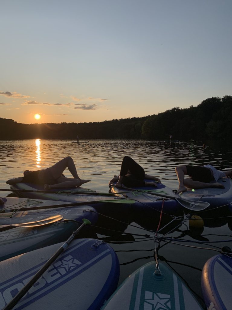 SUP Yoga Stand Up Paddling Berlin Schlachtensee lahari Yoga Anika Haselhoff Boards