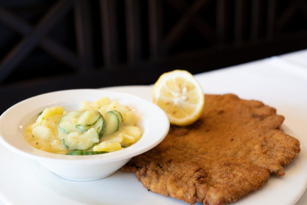 Alte Fischerhütte Schlachtensee Schnitzel