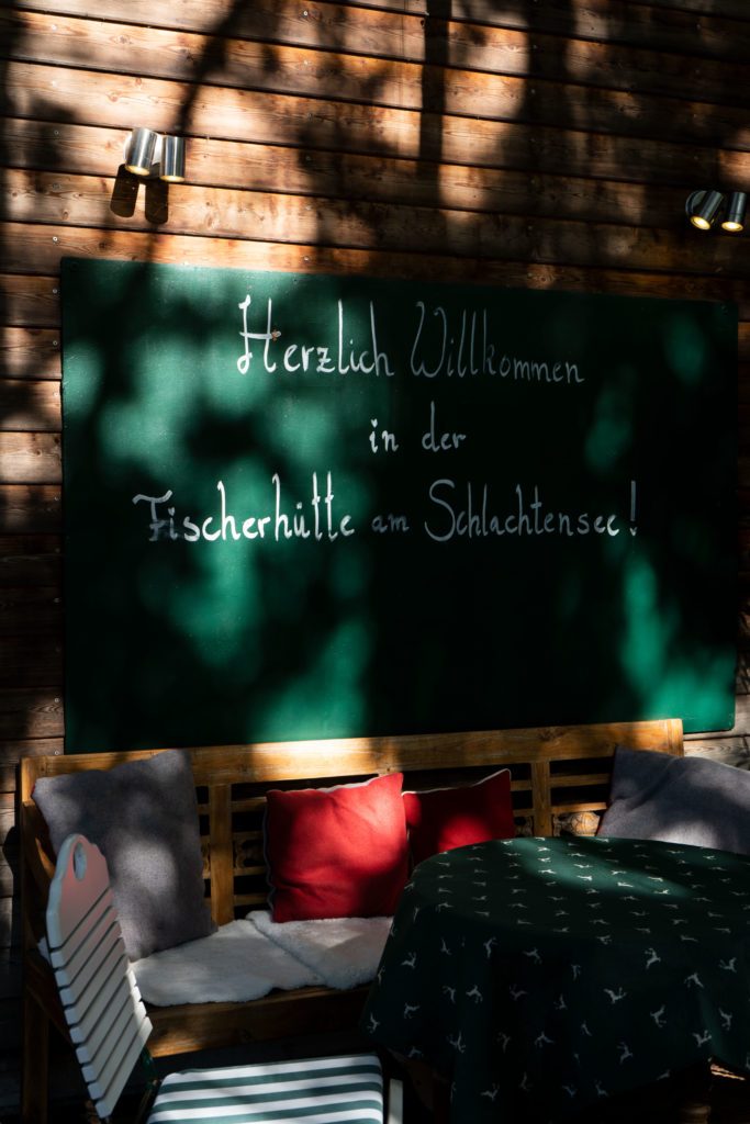 Alte Fischerhütte Schlachtensee Willkommen Schild