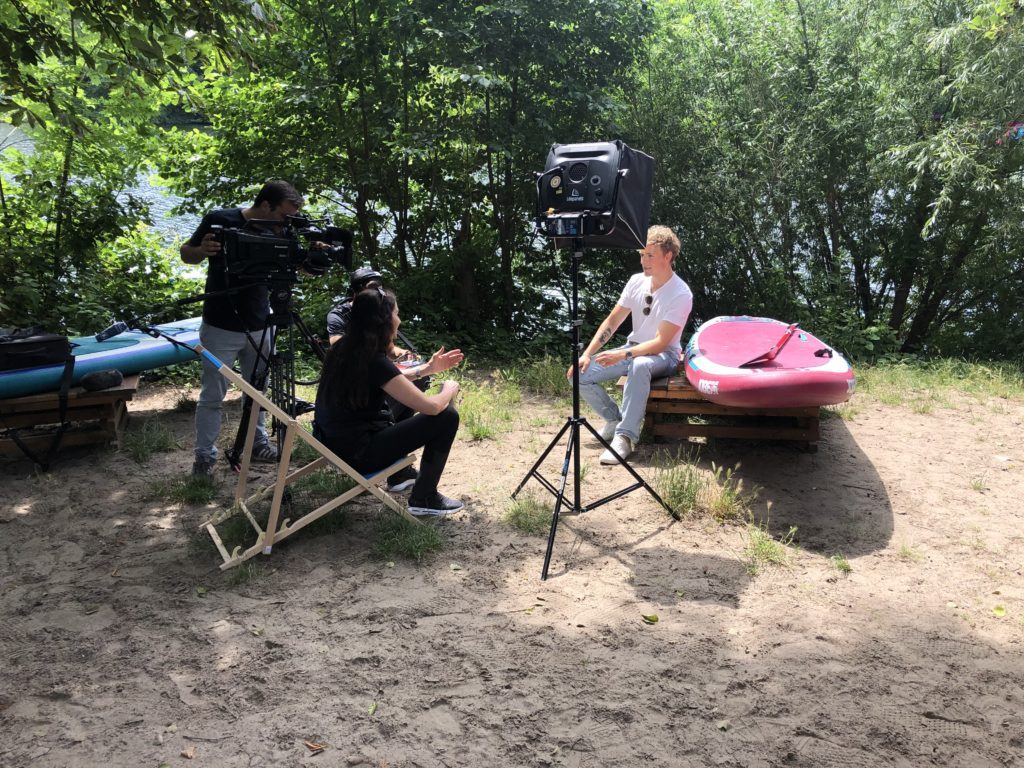 Christopher Lund Nissen beim Stehpaddler SUP Verleih Schlachtensee im Jahr 2020